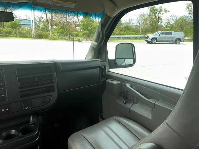 Used 2017 Chevrolet Express 2500 - photo 29