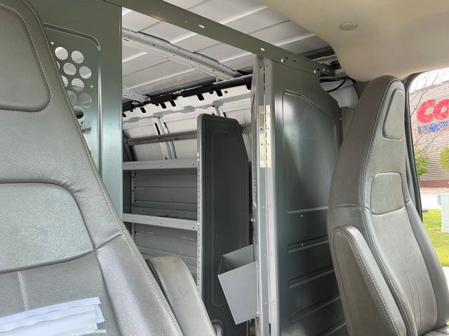 Used 2017 Chevrolet Express 2500 - photo 30