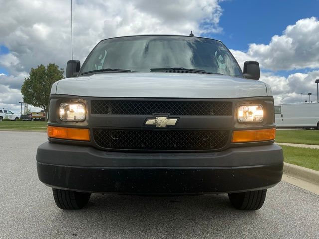 Used 2017 Chevrolet Express 2500 - photo 10