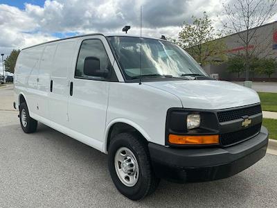 Used 2017 Chevrolet Express 2500 - photo 2