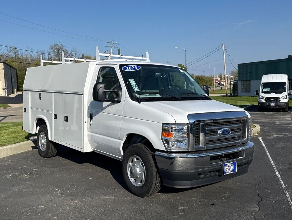 New 2025 Ford E-350 - photo 30