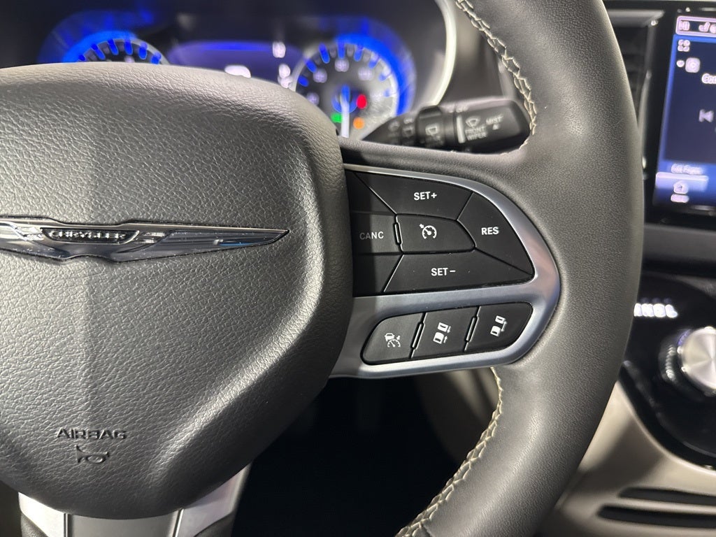 Used 2024 Chrysler Pacifica - photo 35