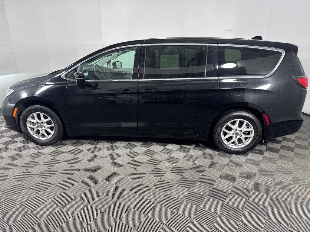 Used 2024 Chrysler Pacifica - photo 27