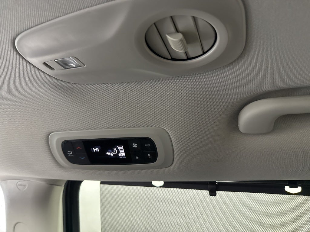 Used 2024 Chrysler Pacifica - photo 13
