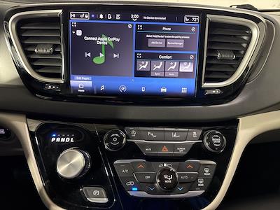 Used 2024 Chrysler Pacifica - photo 1