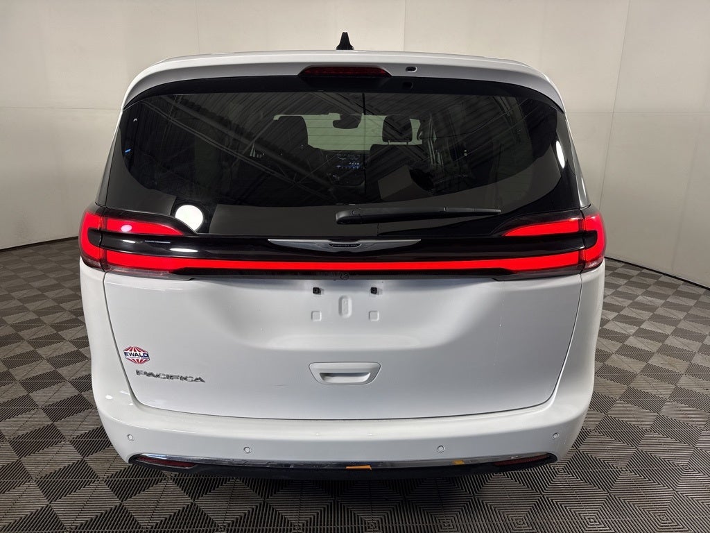 Used 2024 Chrysler Pacifica - photo 22
