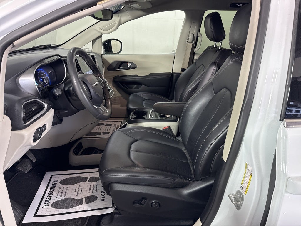 Used 2024 Chrysler Pacifica - photo 30