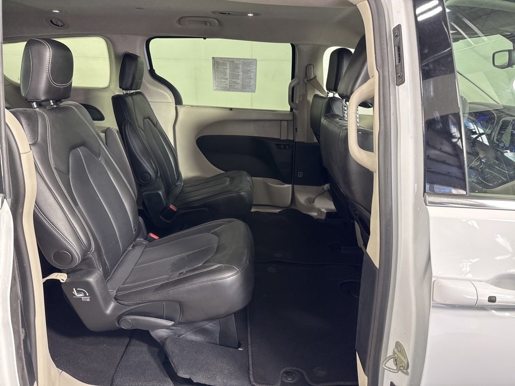 Used 2024 Chrysler Pacifica - photo 37