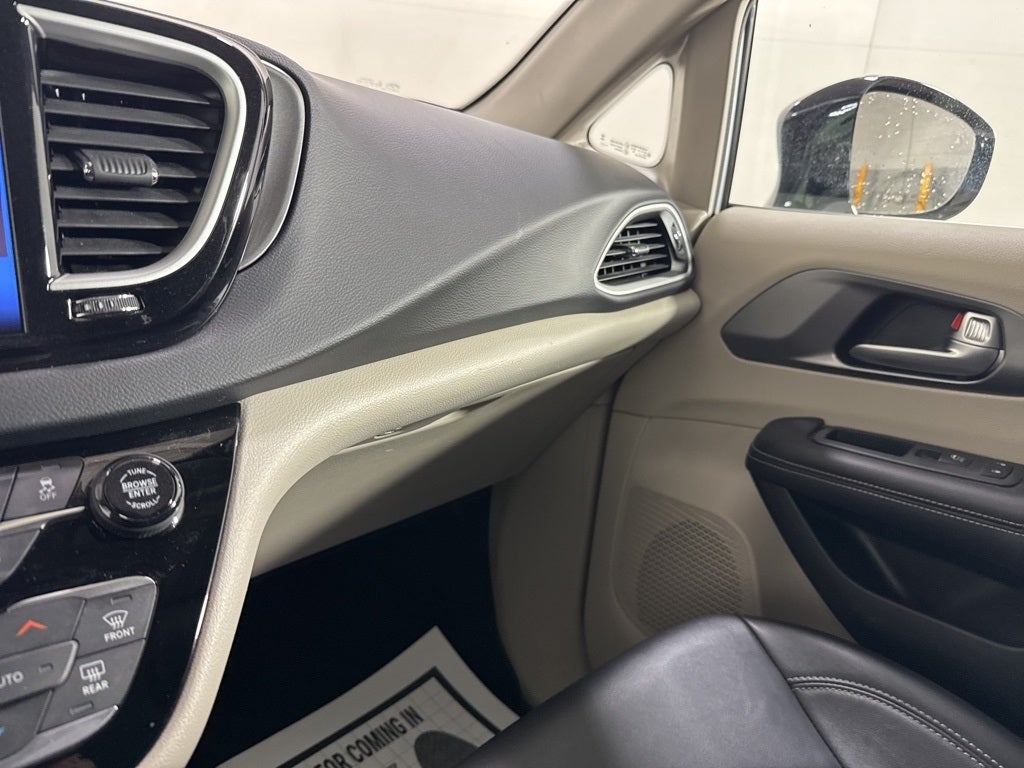 Used 2024 Chrysler Pacifica - photo 14