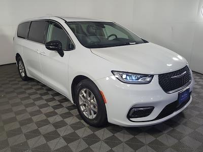 Used 2024 Chrysler Pacifica Touring L Minivan for sale #P18947 - photo 2