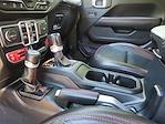 2021 Jeep Gladiator Crew Cab 4x4 Pickup for sale #25C548A - photo 19