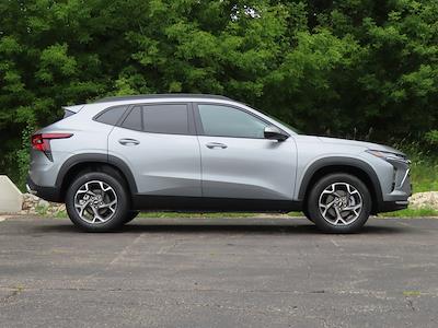 2025 Chevrolet Trax FWD SUV for sale #25C846 - photo 2