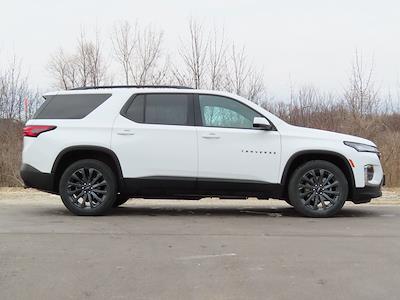 Used 2022 Chevrolet Traverse - photo 1