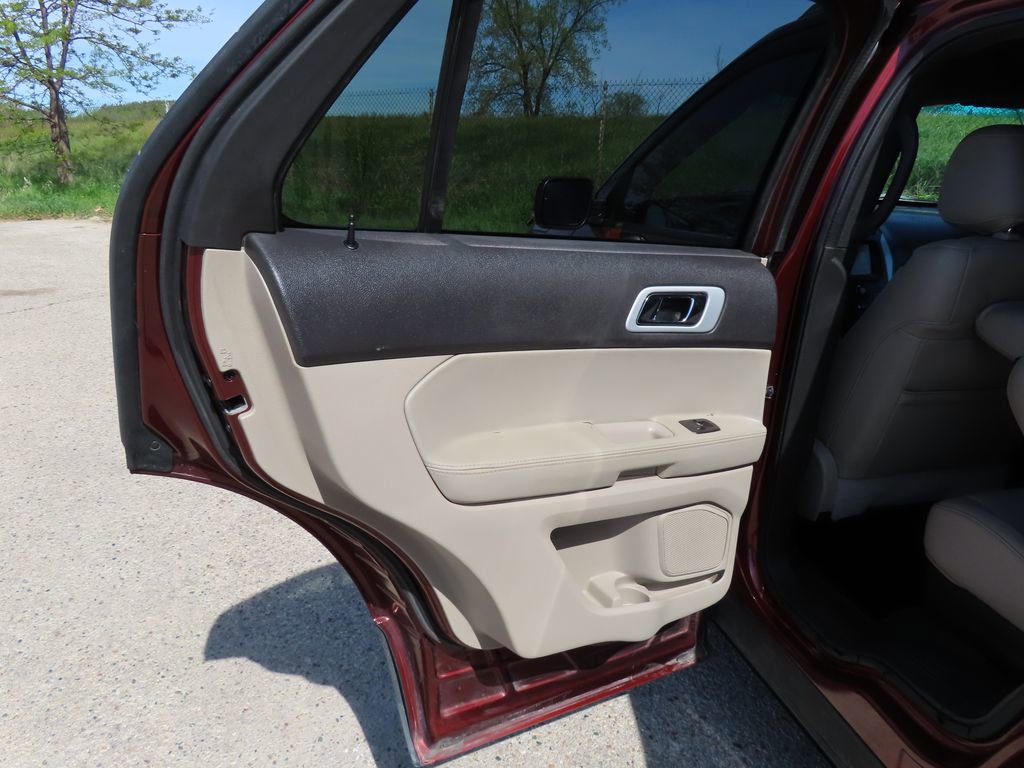 Used 2015 Ford Explorer - photo 18