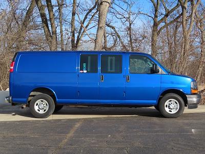 Used 2018 Chevrolet Express 3500 - photo 1