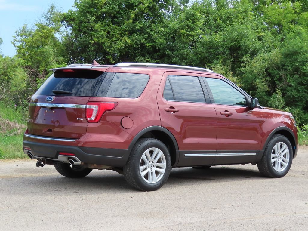 Used 2018 Ford Explorer - photo 2