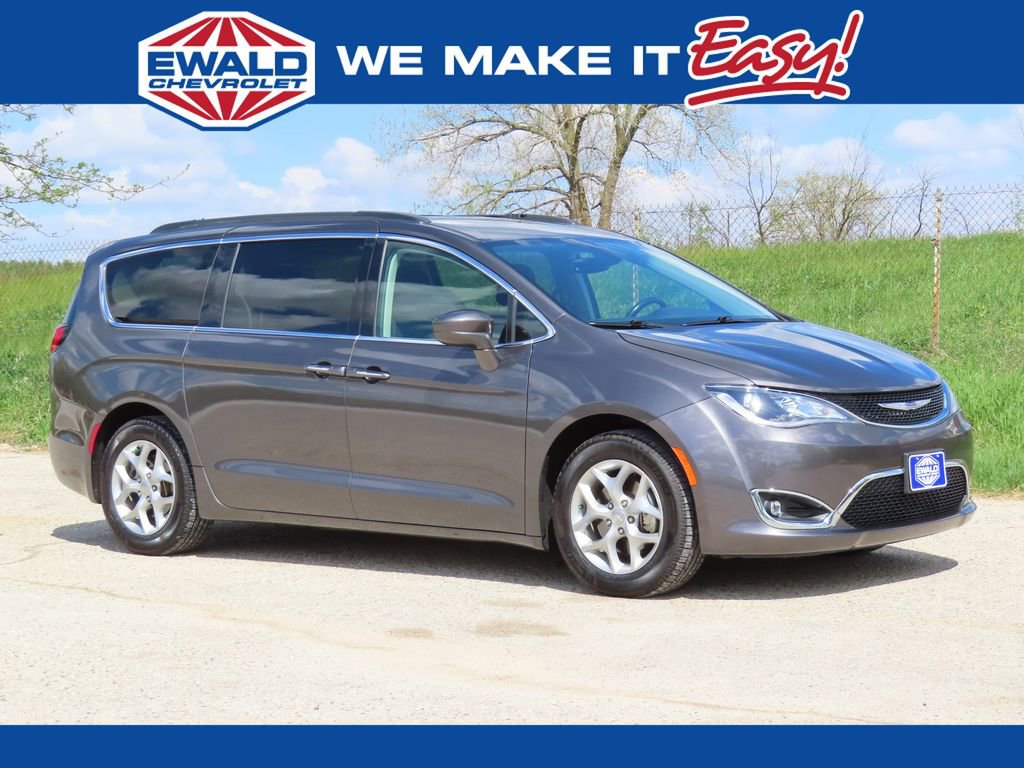 Used 2019 Chrysler Pacifica - photo 1