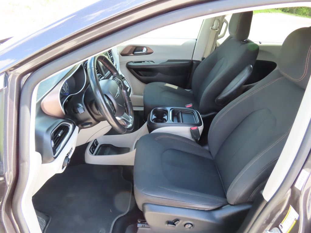 Used 2019 Chrysler Pacifica - photo 23