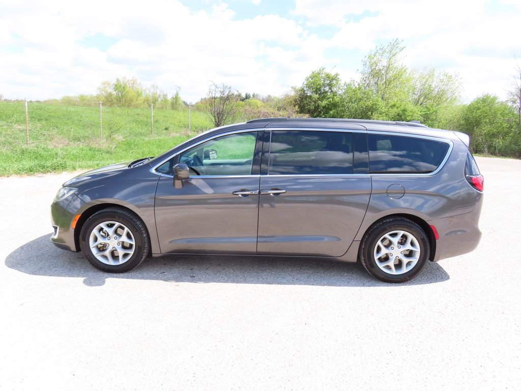 Used 2019 Chrysler Pacifica - photo 5