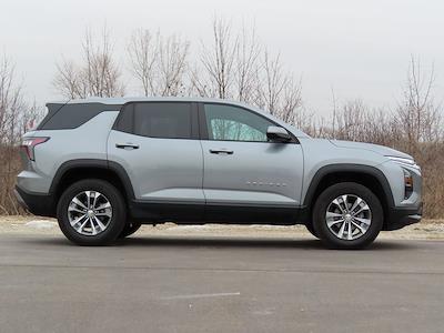 Used 2025 Chevrolet Equinox - photo 1