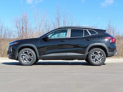 Used 2025 Chevrolet Trax - photo 1