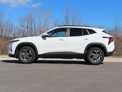 Used 2025 Chevrolet Trax - photo 1