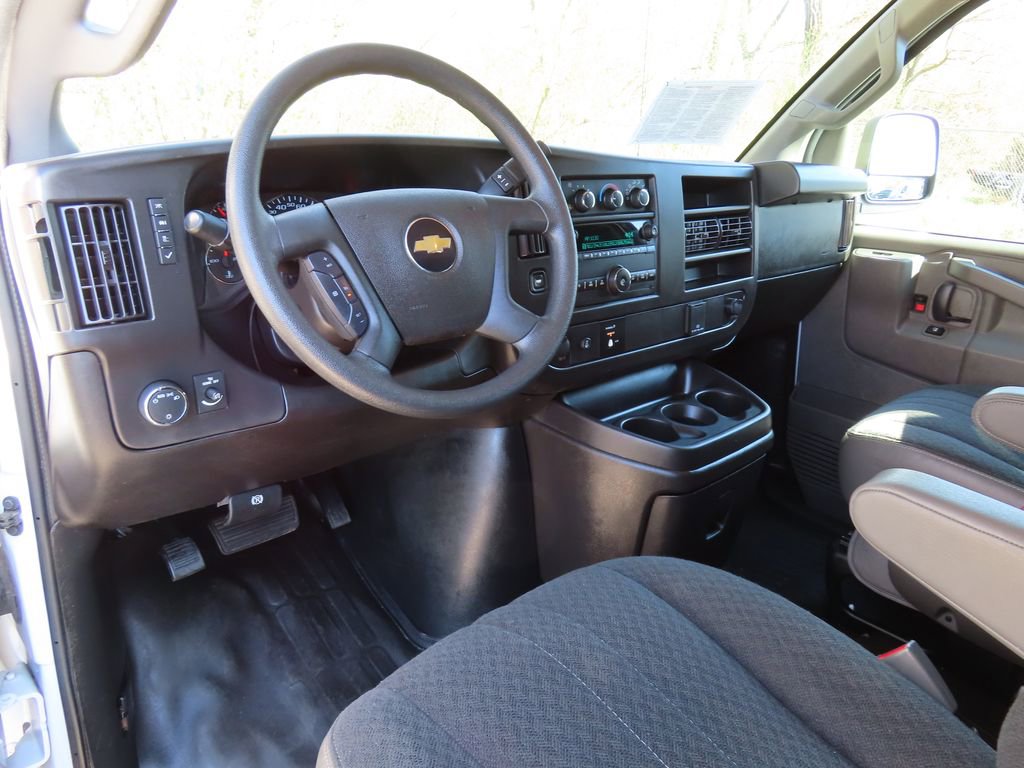 Used 2024 Chevrolet Express 2500 - photo 13