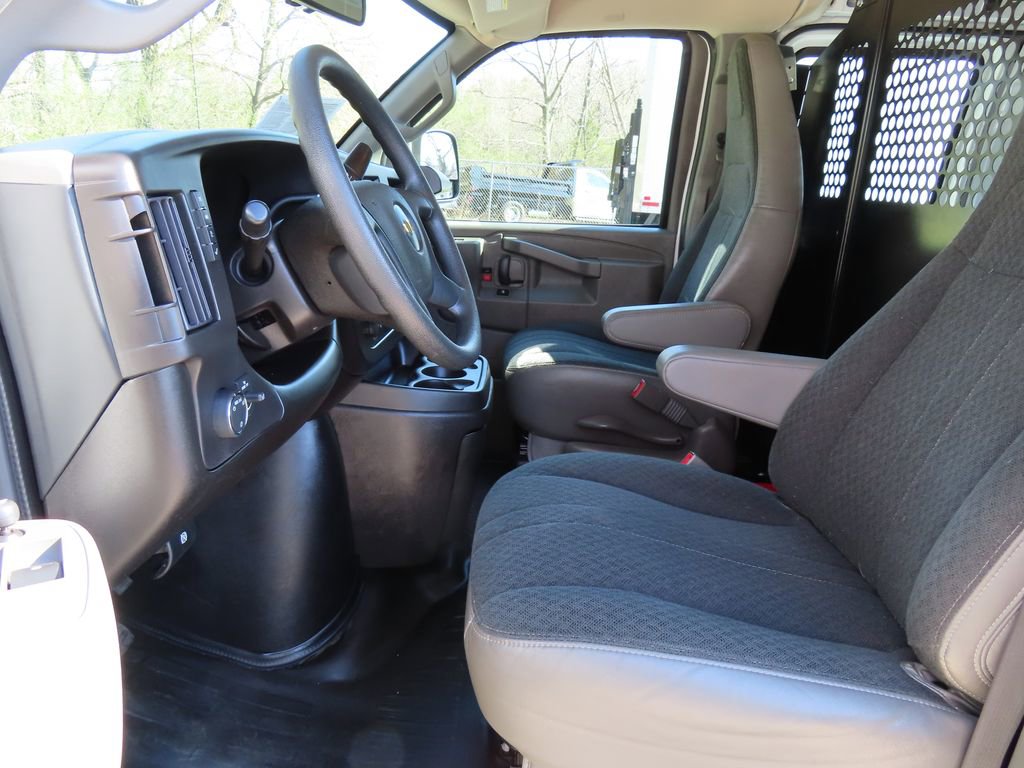 Used 2024 Chevrolet Express 2500 - photo 14