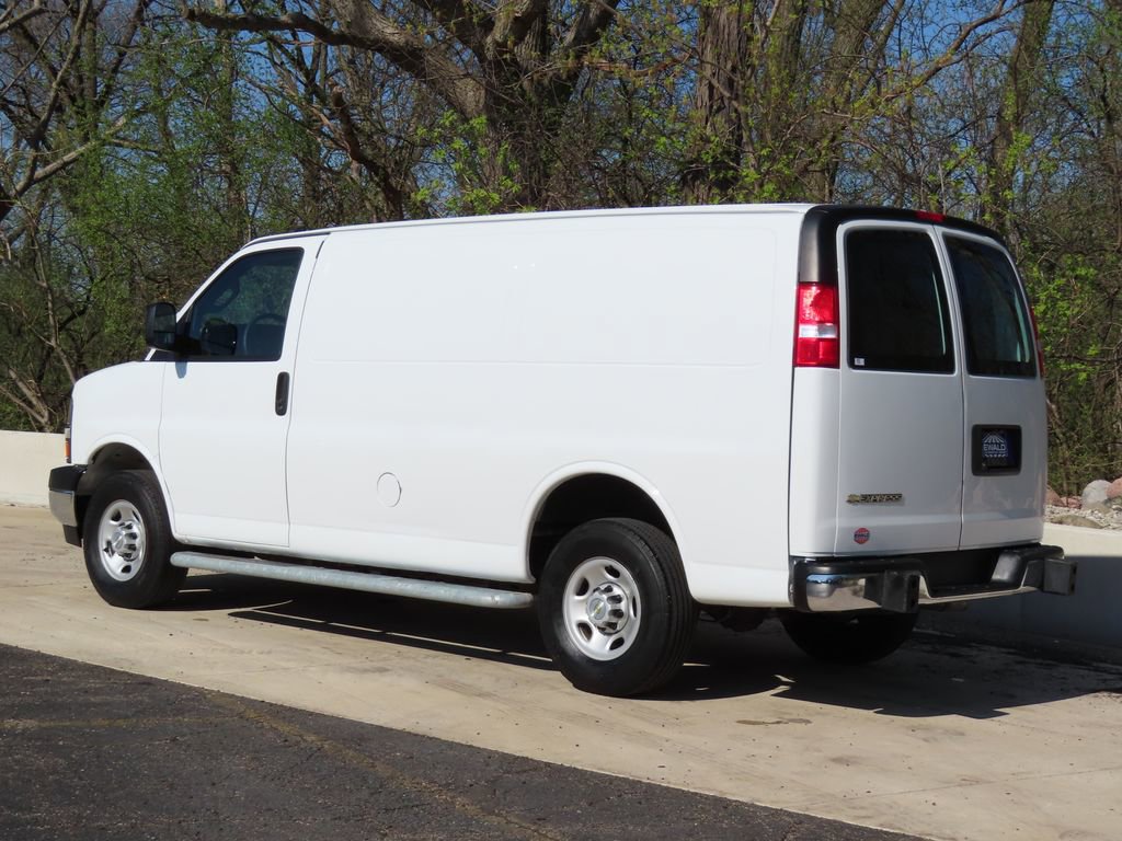 Used 2024 Chevrolet Express 2500 - photo 16