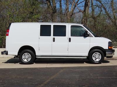 Used 2024 Chevrolet Express 2500 - photo 2