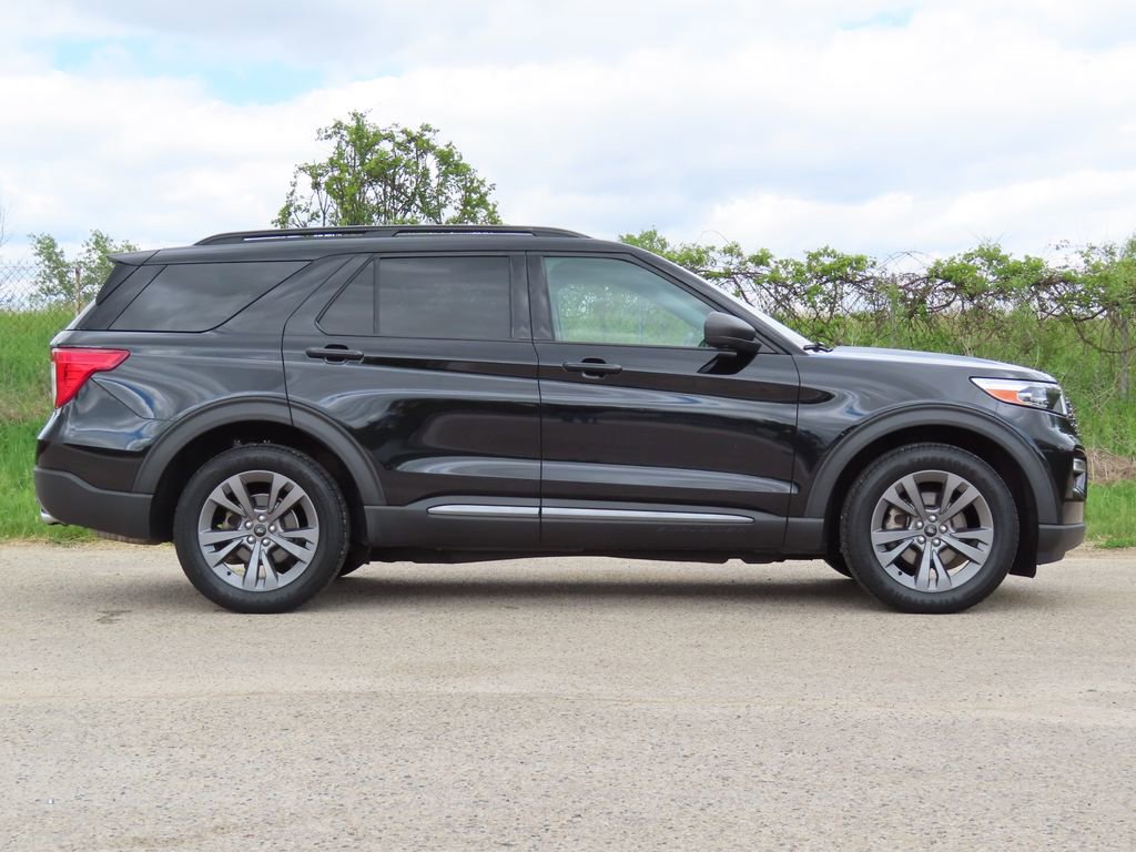Used 2021 Ford Explorer - photo 2