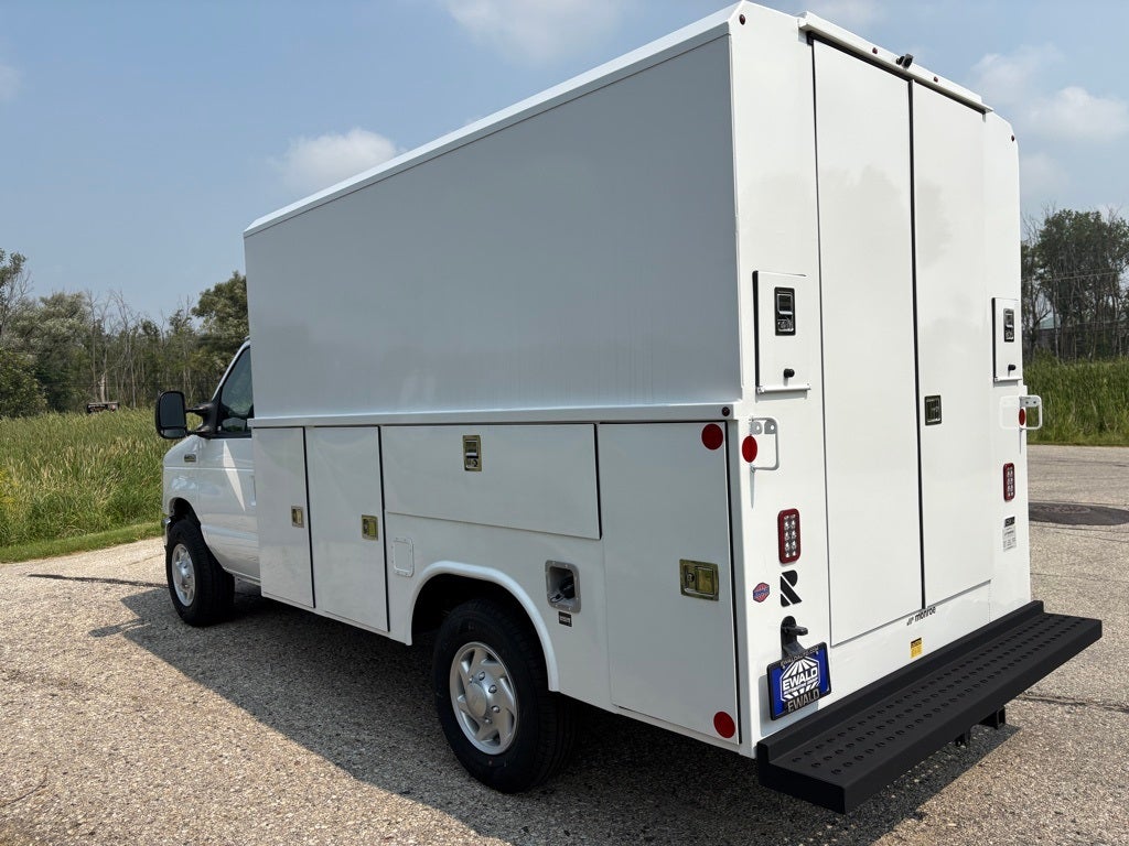 New 2025 Ford E-350 - photo 9