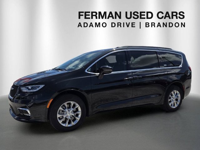 Used 2022 Chrysler Pacifica - photo 1