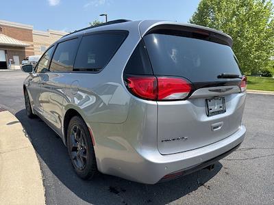 2018 Chrysler Pacifica FWD Minivan for sale #25C1799A - photo 2