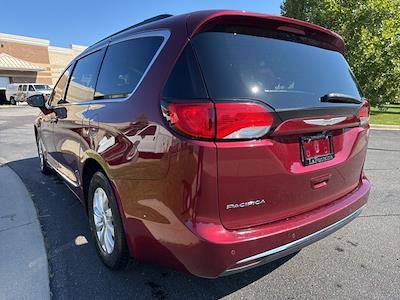 2017 Chrysler Pacifica FWD Minivan for sale #25C2259A - photo 2