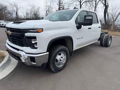 2025 Chevrolet Silverado 3500 Crew Cab 4x4, Cab Chassis for sale #25CC540 - photo 1