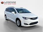 Used 2017 Chrysler Pacifica Touring L FWD Minivan thumbnail 4