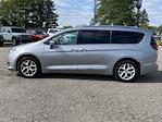 2017 Chrysler Pacifica FWD Minivan for sale #26L0161A - photo 1