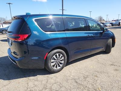 2022 Chrysler Pacifica FWD Minivan for sale #5L290N - photo 2