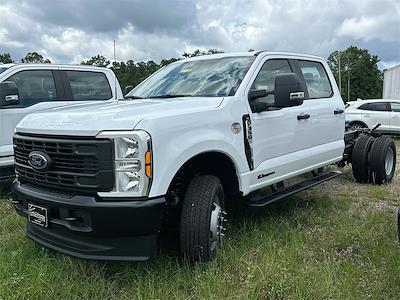 New 2025 Ford F-350 Crew Cab 4x4 Cab Chassis for sale #575752 - photo 1