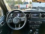 2022 Jeep Gladiator Crew Cab 4x4 Pickup for sale #576011A - photo 19