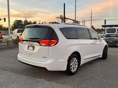 Used 2020 Chrysler Pacifica Touring L Minivan for sale #576283A - photo 2