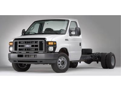 Used 2011 Ford E-450 - photo 1