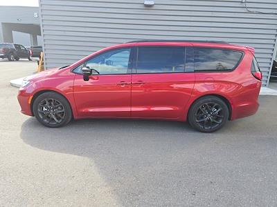 2025 Chrysler Pacifica FWD Minivan for sale #25F1099A - photo 2