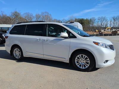 2017 Toyota Sienna FWD Minivan for sale #26T321A - photo 2