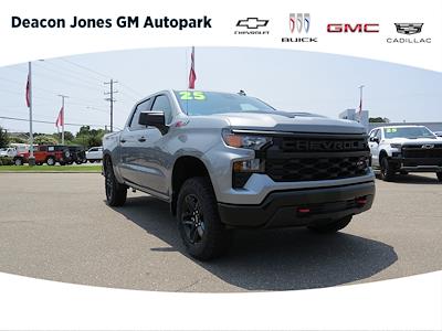 New 2025 Chevrolet Silverado 1500 Custom Crew Cab 4WD Pickup for sale #C150362 - photo 1