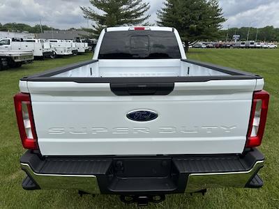 2025 Ford F-250 Crew Cab 4WD Pickup for sale #2519453 - photo 2