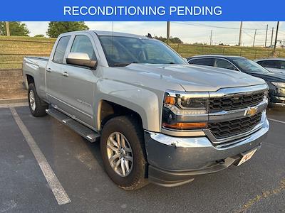 Used 2018 Chevrolet Silverado 1500 - photo 2
