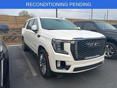 Used 2023 GMC Yukon XL - photo 1