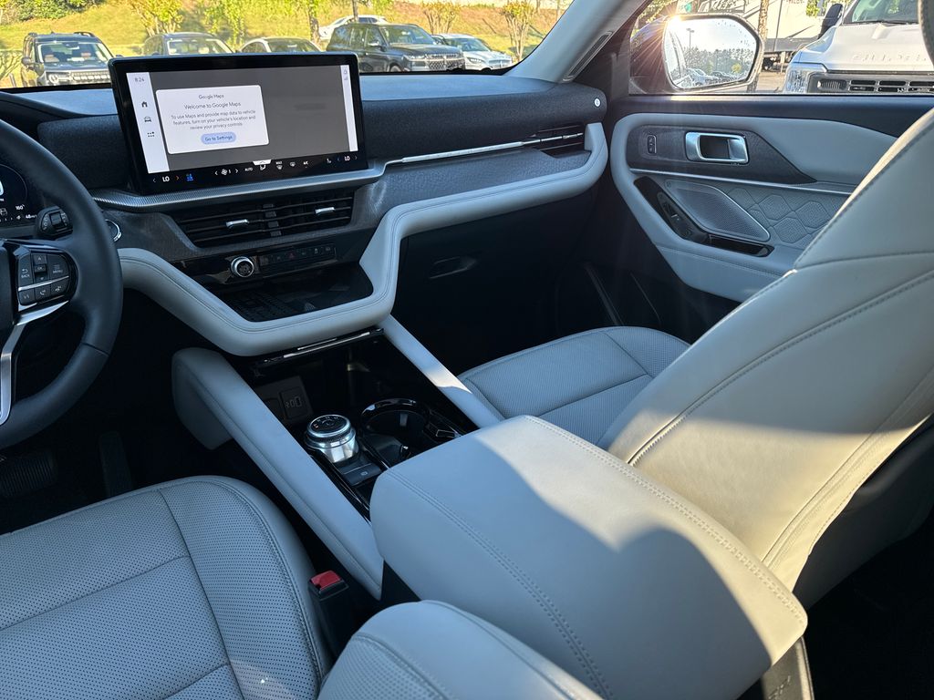 Used 2025 Ford Explorer - photo 32